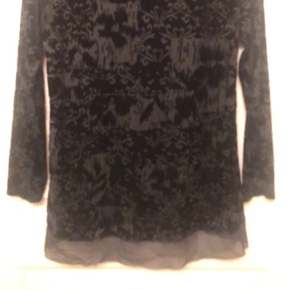 Vera Wang long sleeved shirt - Picture 2 of 3